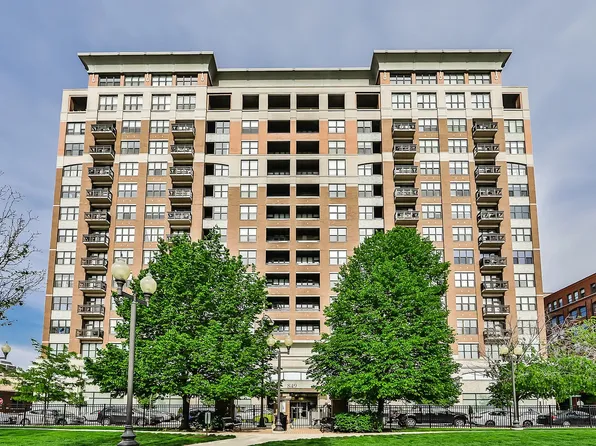 849 N Franklin St Unit 406, Chicago, IL 60610
