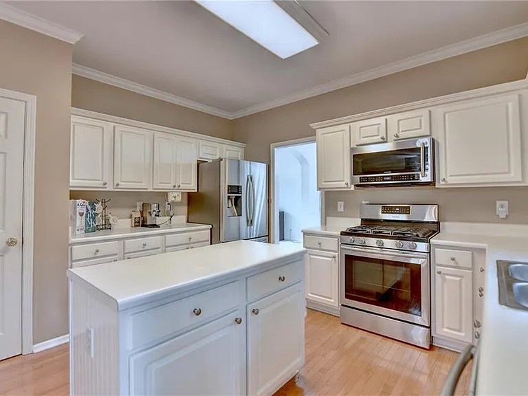 2172 Woodbriar Dr — Photo 17