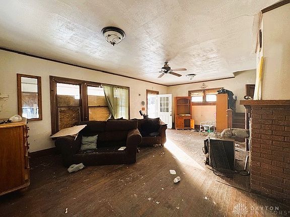5th image of 111 W Norman Ave