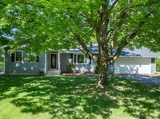 44 Line St, Southampton, MA 01073