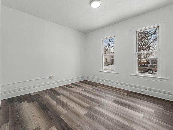 3rd image of 634 Van Buren Ave