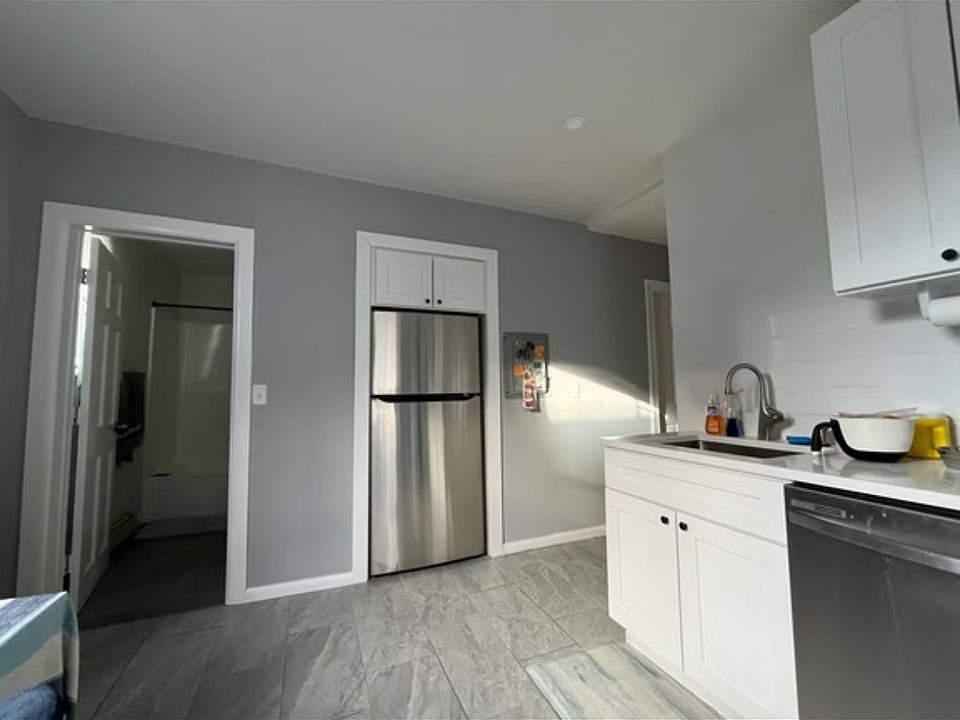 1st image of 381 Cardinal Medeiros Ave #2R