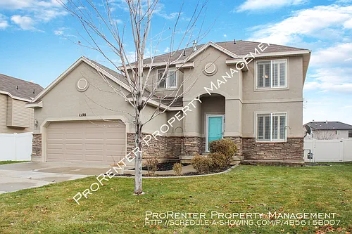 1398 N 2585 W Photo 1