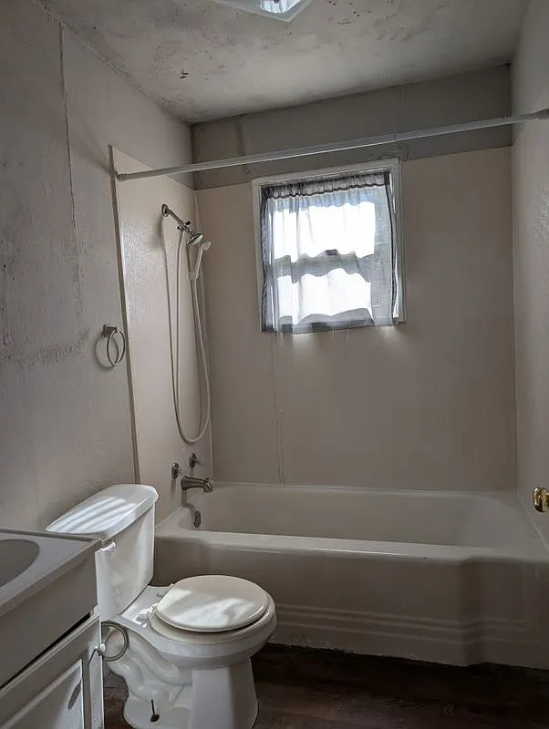 2 bed, 1.0 bath, 932 sqft, $750 — Photo 3