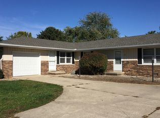 2704 S 1st St, Champaign, IL 61822