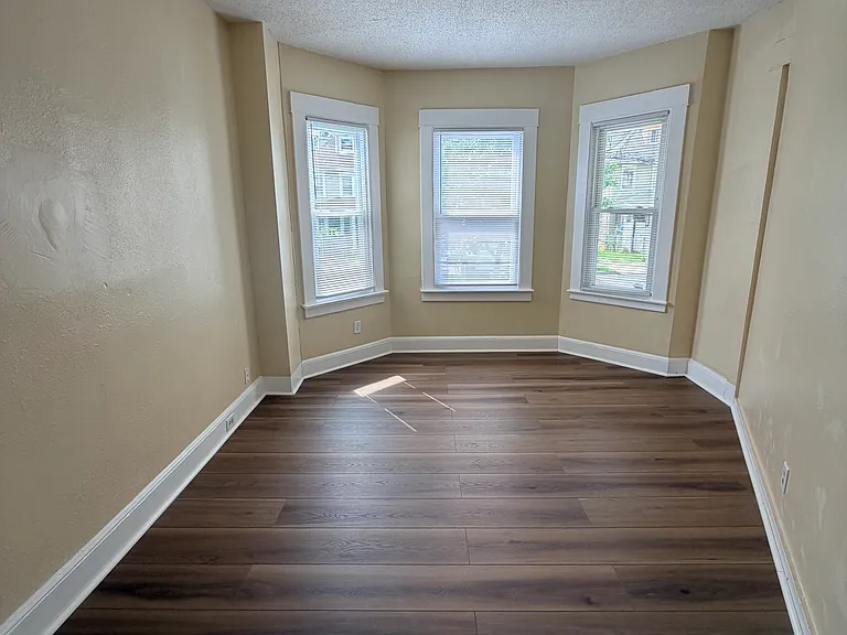 103 Sheffield Ave #1-0 — Photo 6
