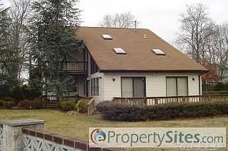 1st image of 109 Oak St