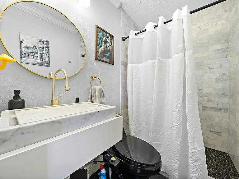 609 Sealy St #3 — Photo 6