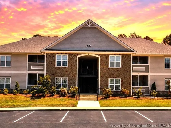 260 Gallery Dr #102, Spring Lake, NC 28390