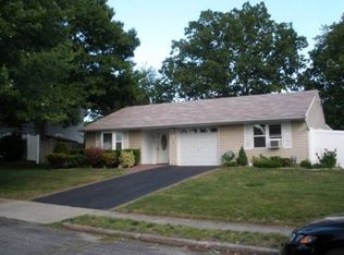 30 Continental Dr, Centereach, NY 11720