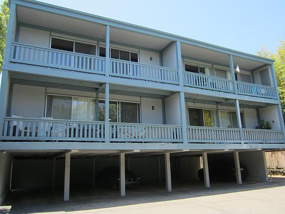 2nd image of 215 W Arrellaga St #10
