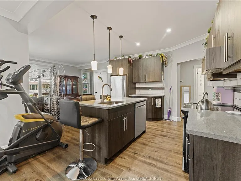 3222 Peter St #MAIN — Photo 11