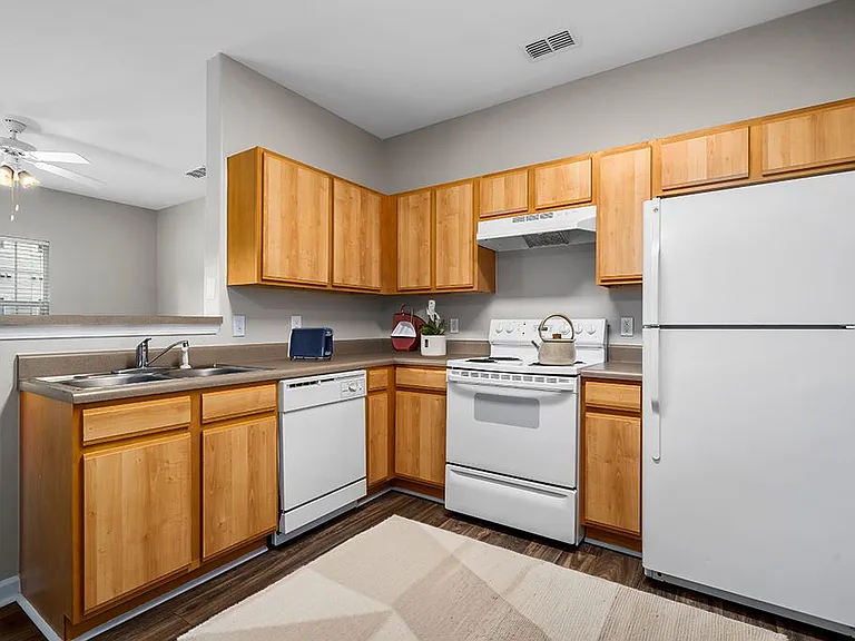 Pine - 1 Bed / 1 Bath - 760 Sq.Ft.