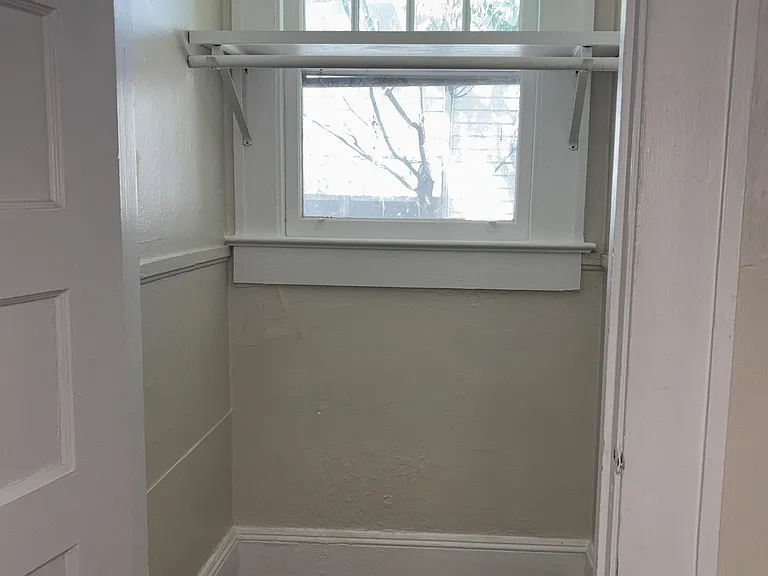 295 E Chestnut St #4 — Photo 7