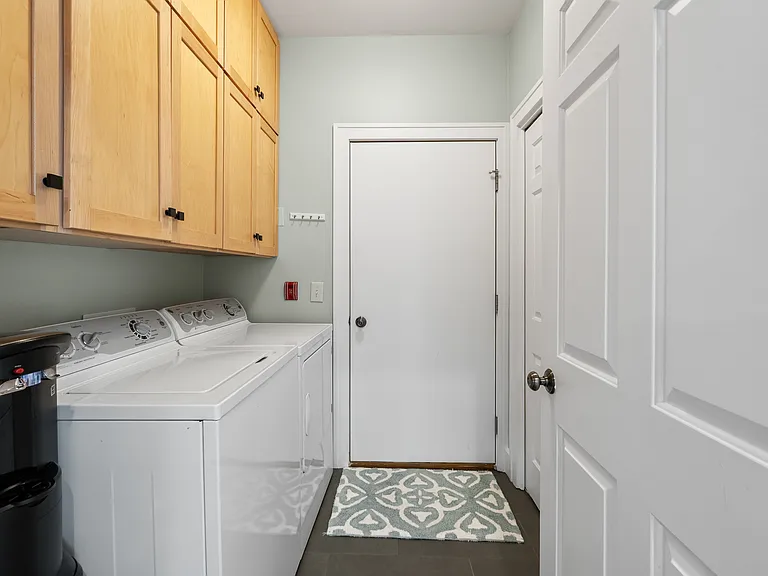 501 Abbey Ridge Ct — Photo 18