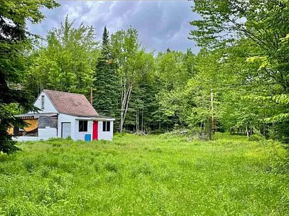 213 Rabbit Run Rd, Pittsburg, NH 03592