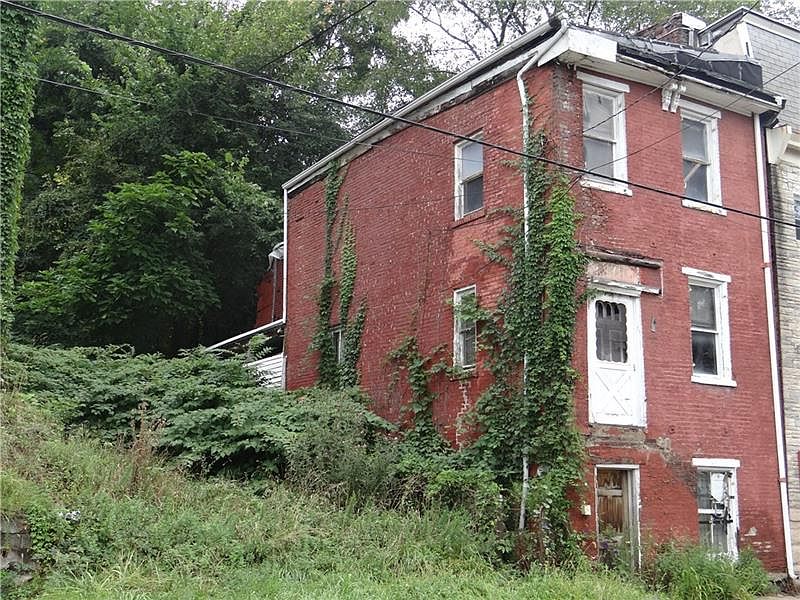 2nd image of 126 E Jefferson St