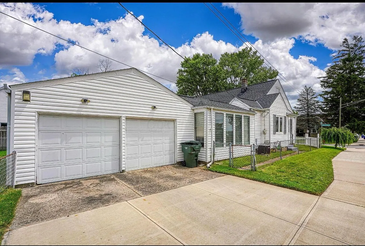4 bed, 1750 sqft, $2,250 — Photo 4