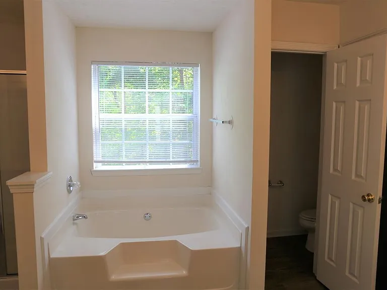 831 Sugar Oak Ln — Photo 12
