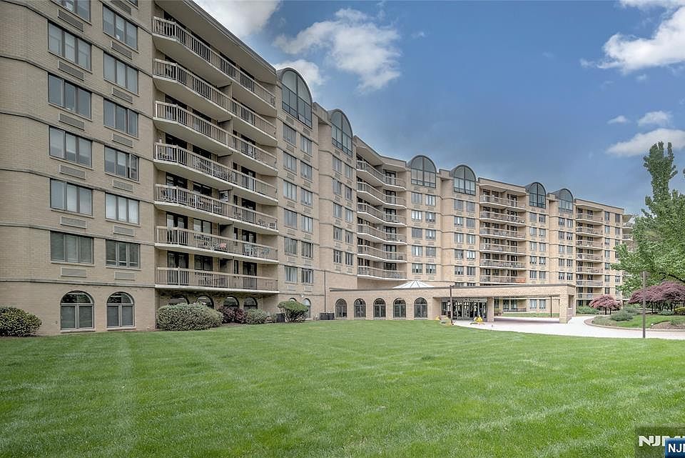 1st image of 10 Smith Manor Blvd APT 211
