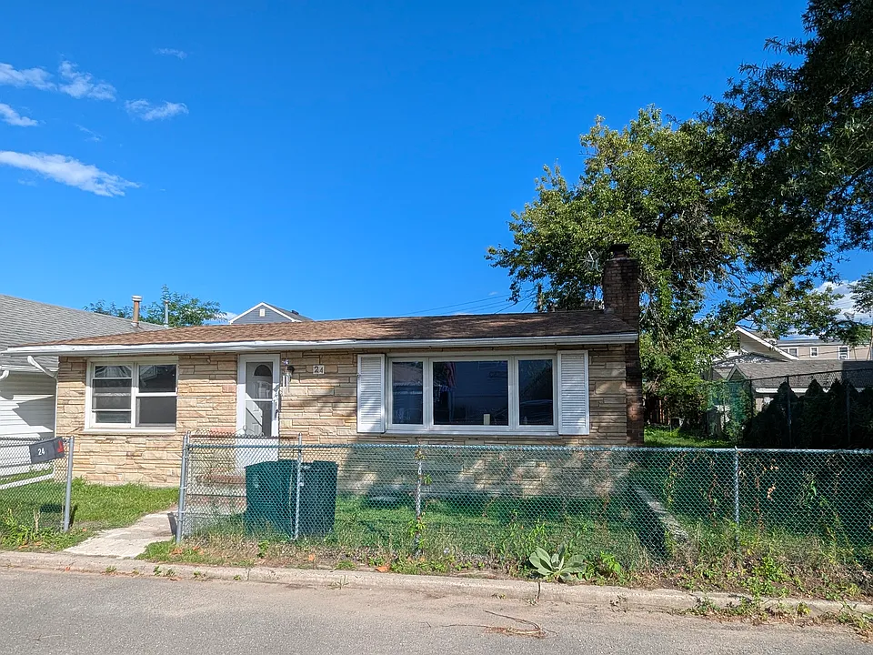 24 Seaside Pl