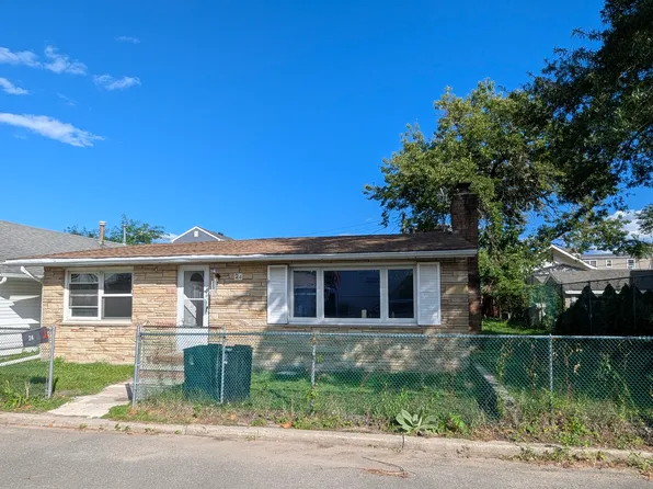 24 Seaside Pl, Keansburg, NJ 07734