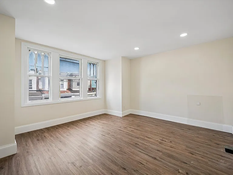 5618 Malcolm St — Photo 12