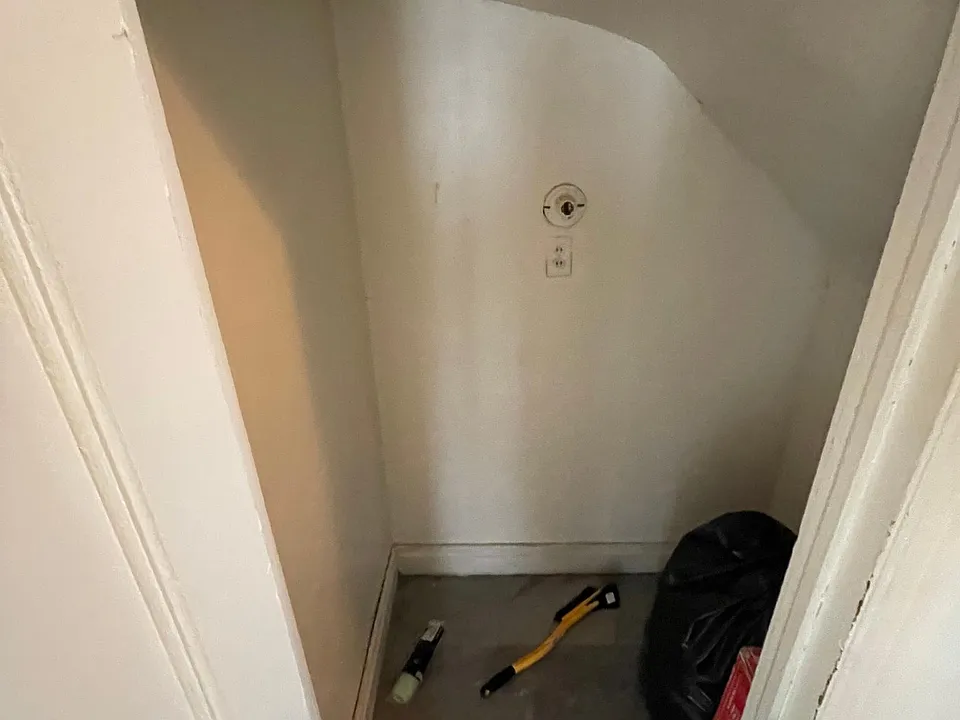 Closet by entrance