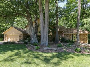 938 Briarwood Dr, Greenwood, IN 46142