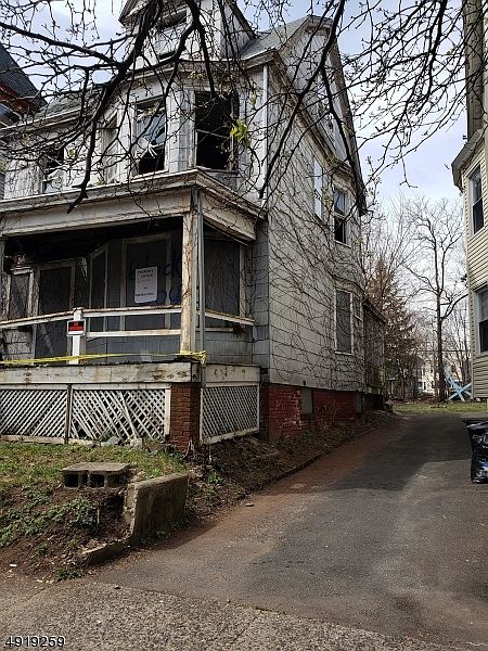 1st image of 139 Steuben St