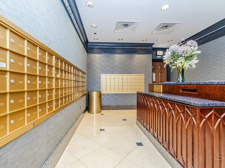 21 E Huron St #1207 — Photo 63