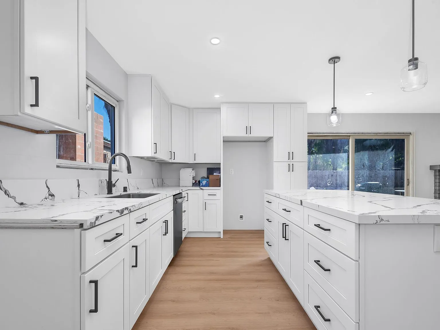 3 bed, 1225 sqft, $4,195 — Photo 4