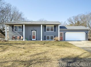 3724 38th St, Hamilton, MI 49419
