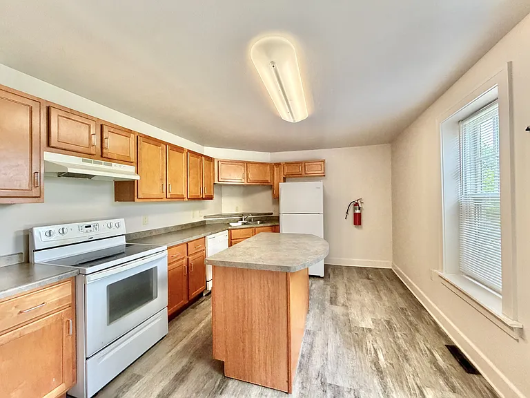 216 Carpenter St #2 — Photo 7