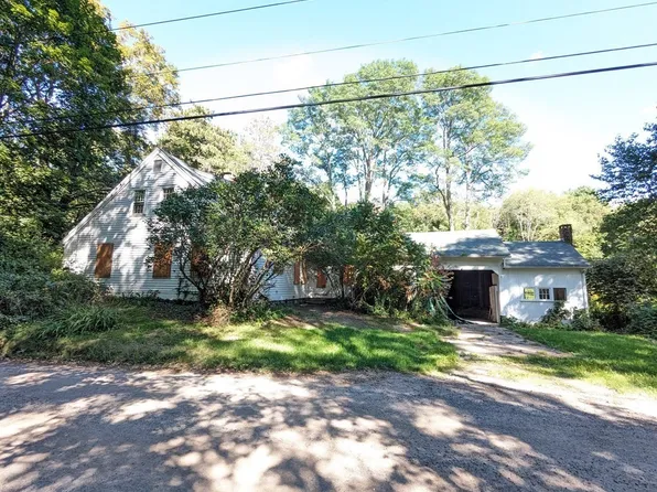 59 Meetinghouse Rd, Pelham, MA 01002