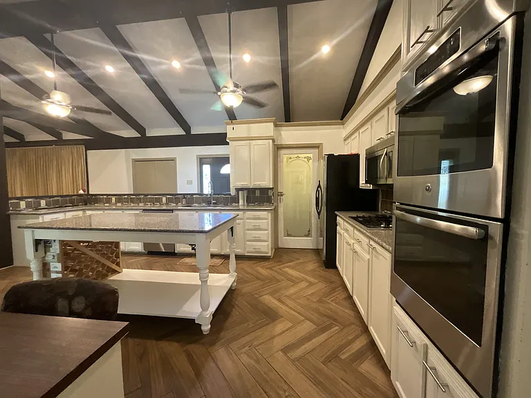 530 Hilliard Dr — Photo 16