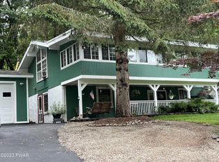 204 Waterview Dr, Lords Valley, PA 18428