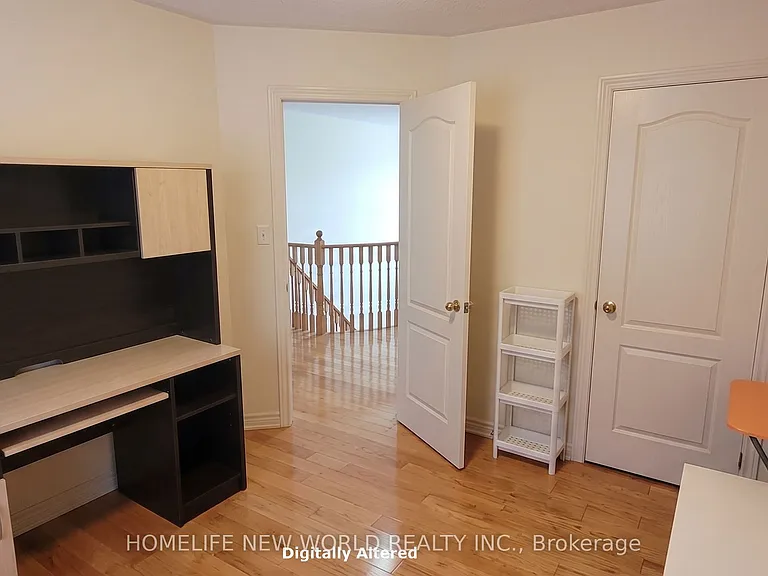 118 Gemini Cres — Photo 11