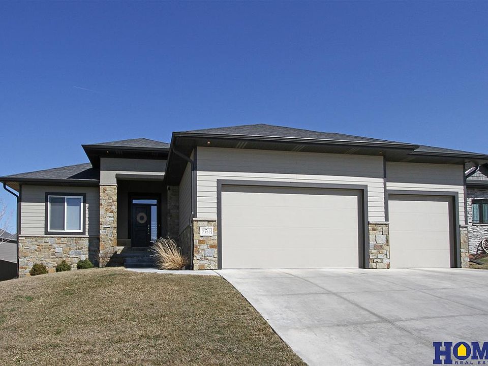1st image of 7352 Dempster Dr