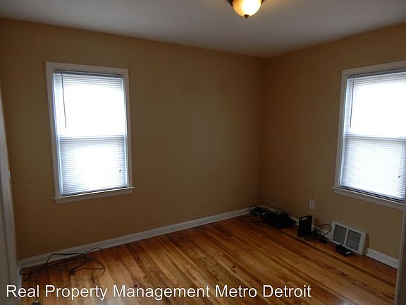 5th image of 3315 Ellwood Ave