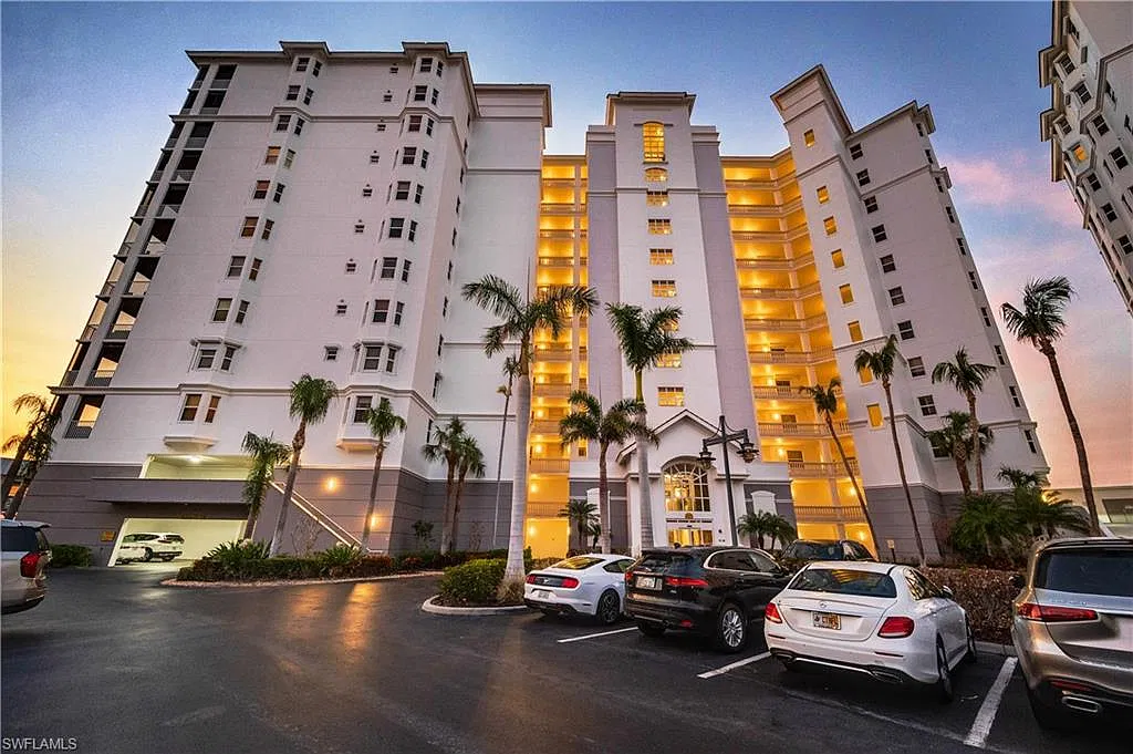 3 bed, 3.0 bath, 2035 sqft, $14,500 — Photo 1