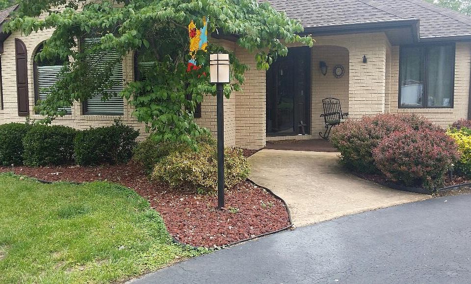 Front entryway to the home.