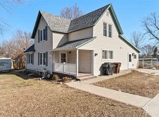 617 Metcalf St, Maxwell, IA 50161