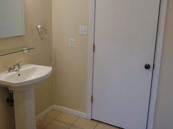 3rd image of 1303 Dwyce Dr