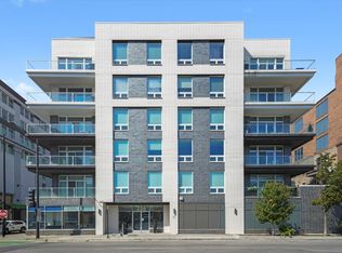 236 S Racine Ave #302, Chicago, IL