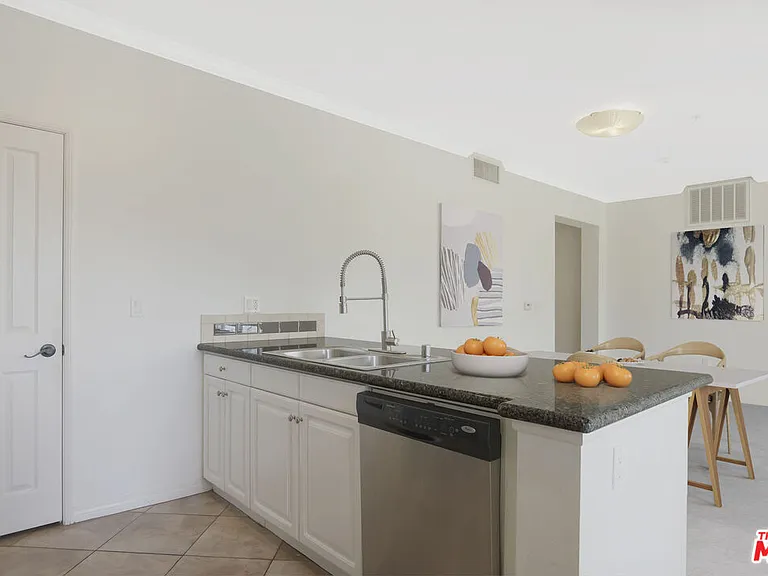 6020 Seabluff Dr #303 — Photo 2