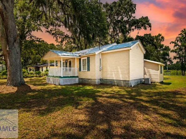 451 E Poncell Dr, Midway, GA 31320