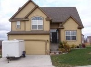 1203 Ragan Dr, Pleasant Hill, MO 64080