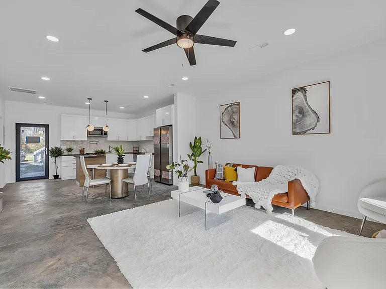2248 Bailey Ave — Photo 26