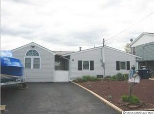9 Lake Saint Claire Dr, Little Egg Harbor, NJ 08087